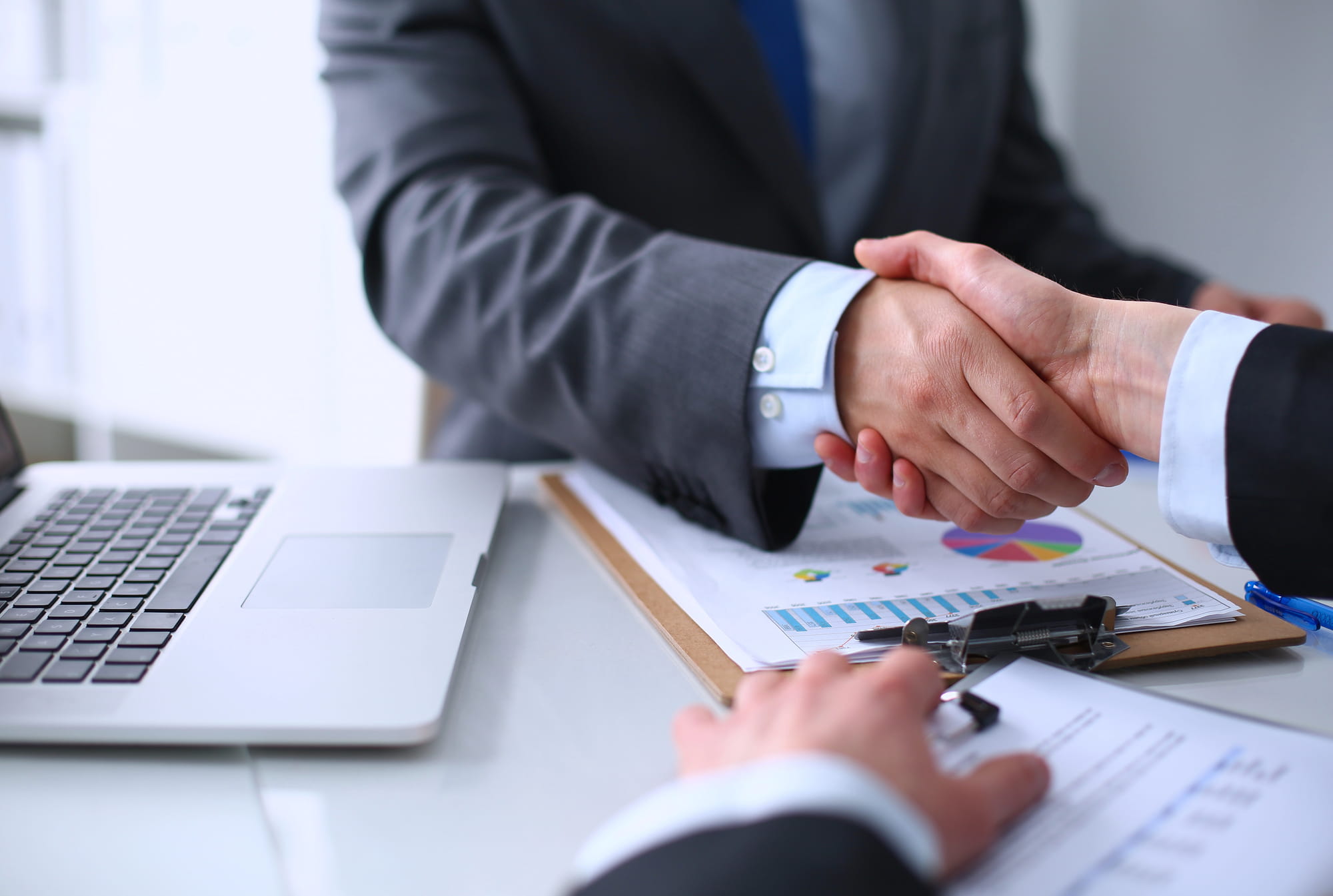 How to Choose the Right Business Broker (What Most Owners Get Wrong)