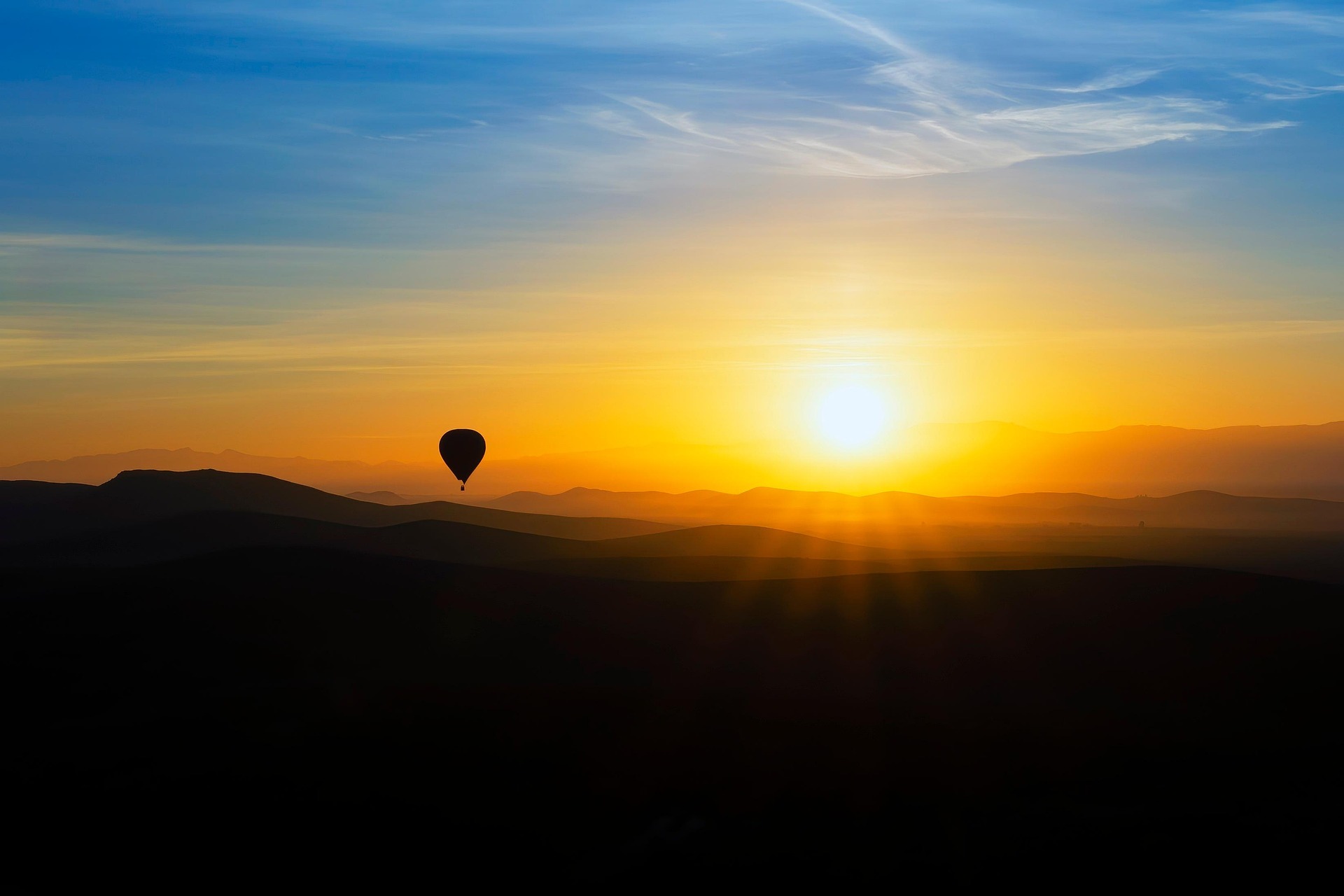 image of sunset and air balloon over sonoma county, california